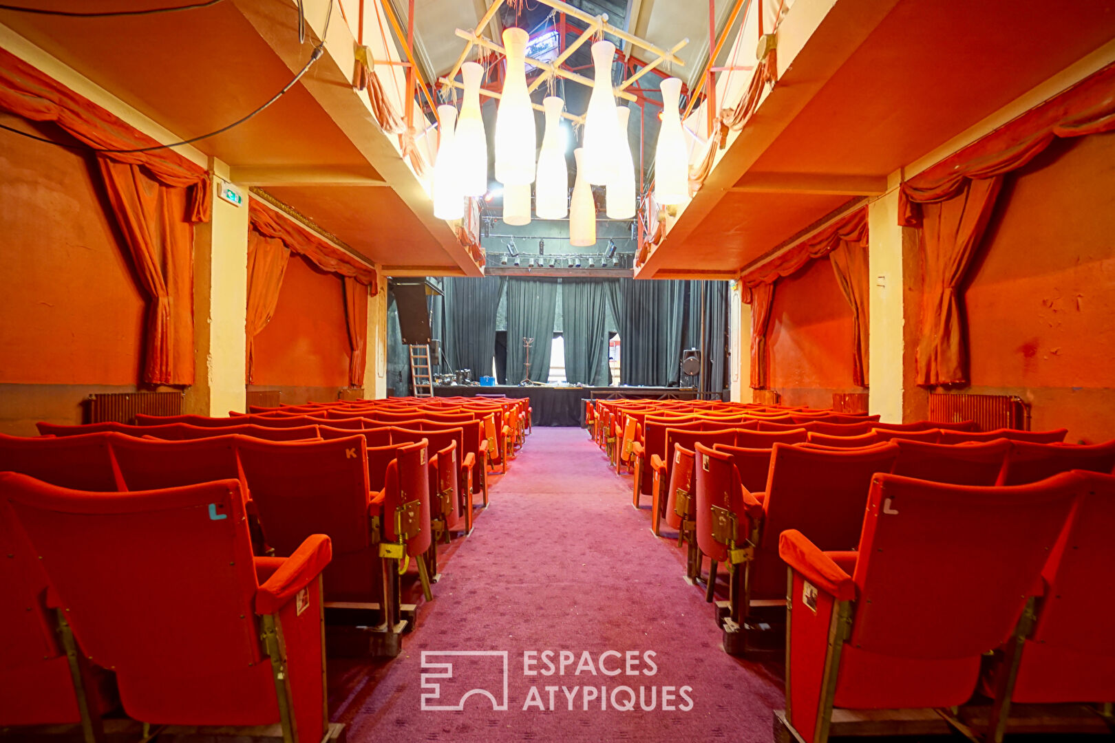 Theater / Performance hall Pau center