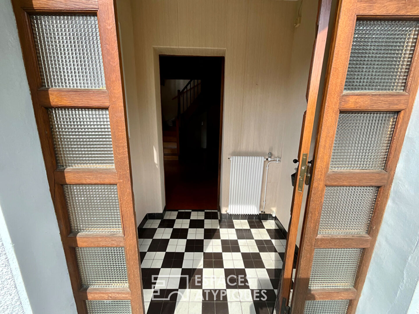 Old house to renovate, Trespoey district