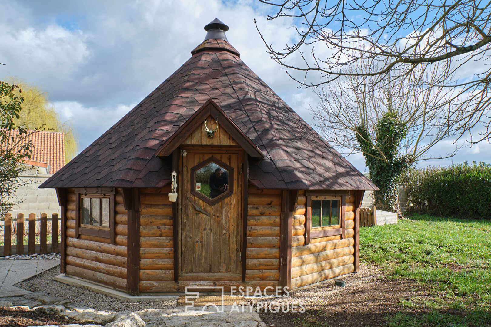 Mountain chalet on the plain near the Lac du Der