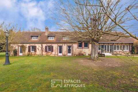 Elegant farmhouse with swimming pool and outbuildings