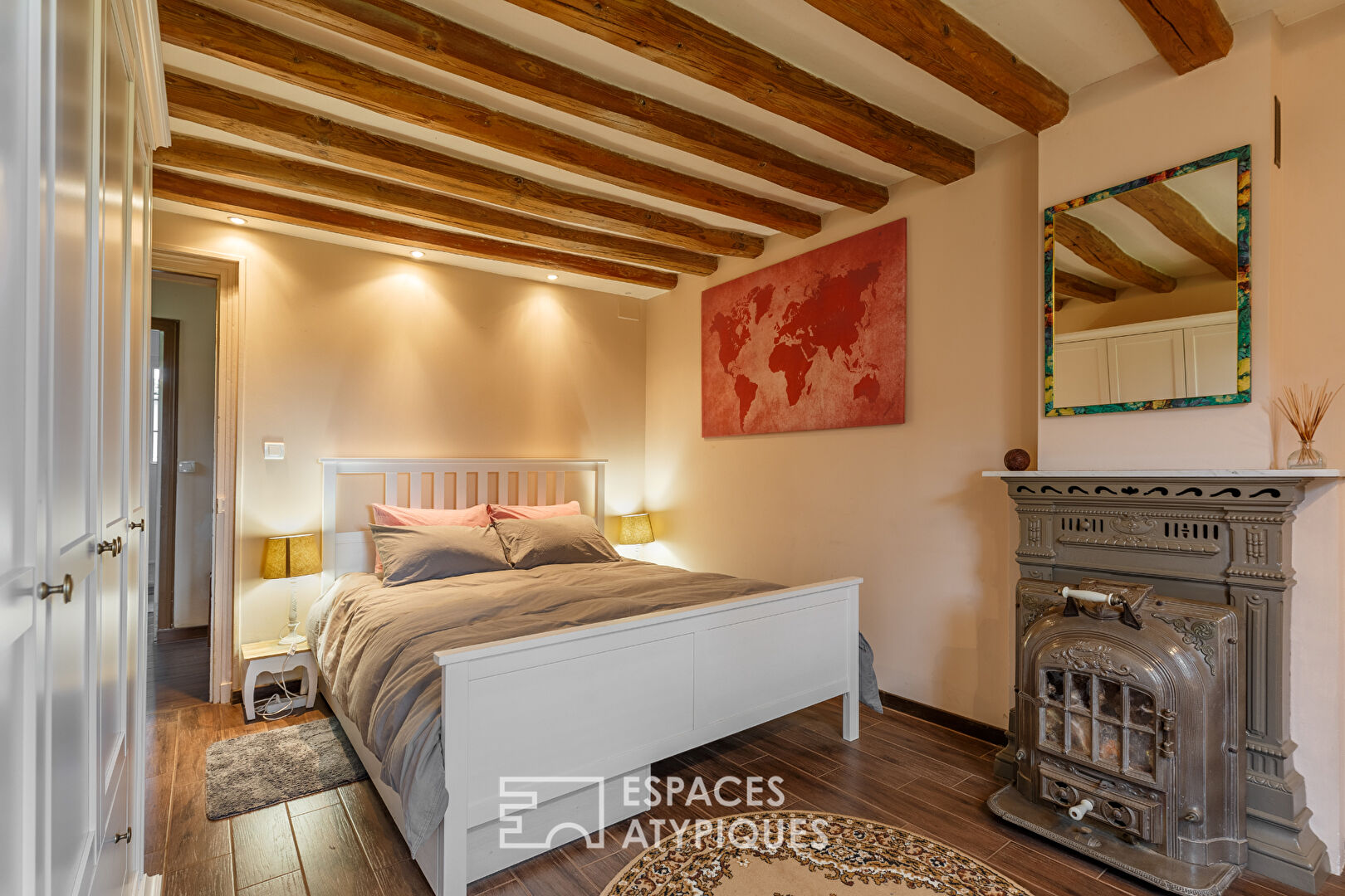 Elegant farmhouse with swimming pool and outbuildings