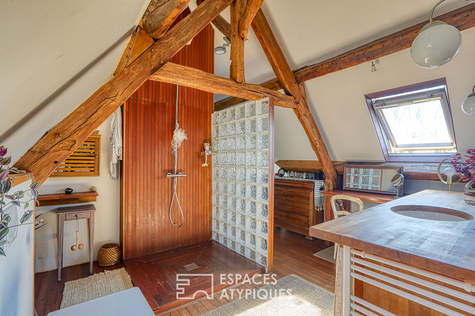 Ancienne bergerie dans un paisible hameau préservé