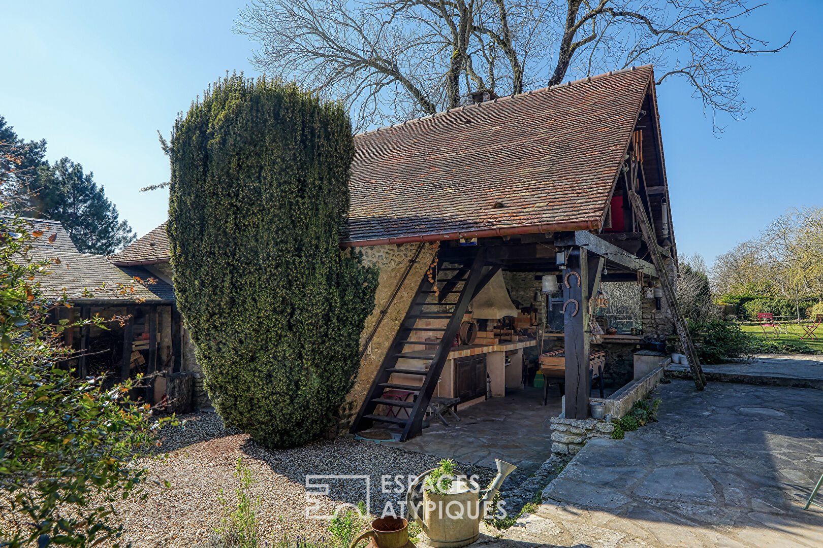Ancienne bergerie dans un paisible hameau préservé
