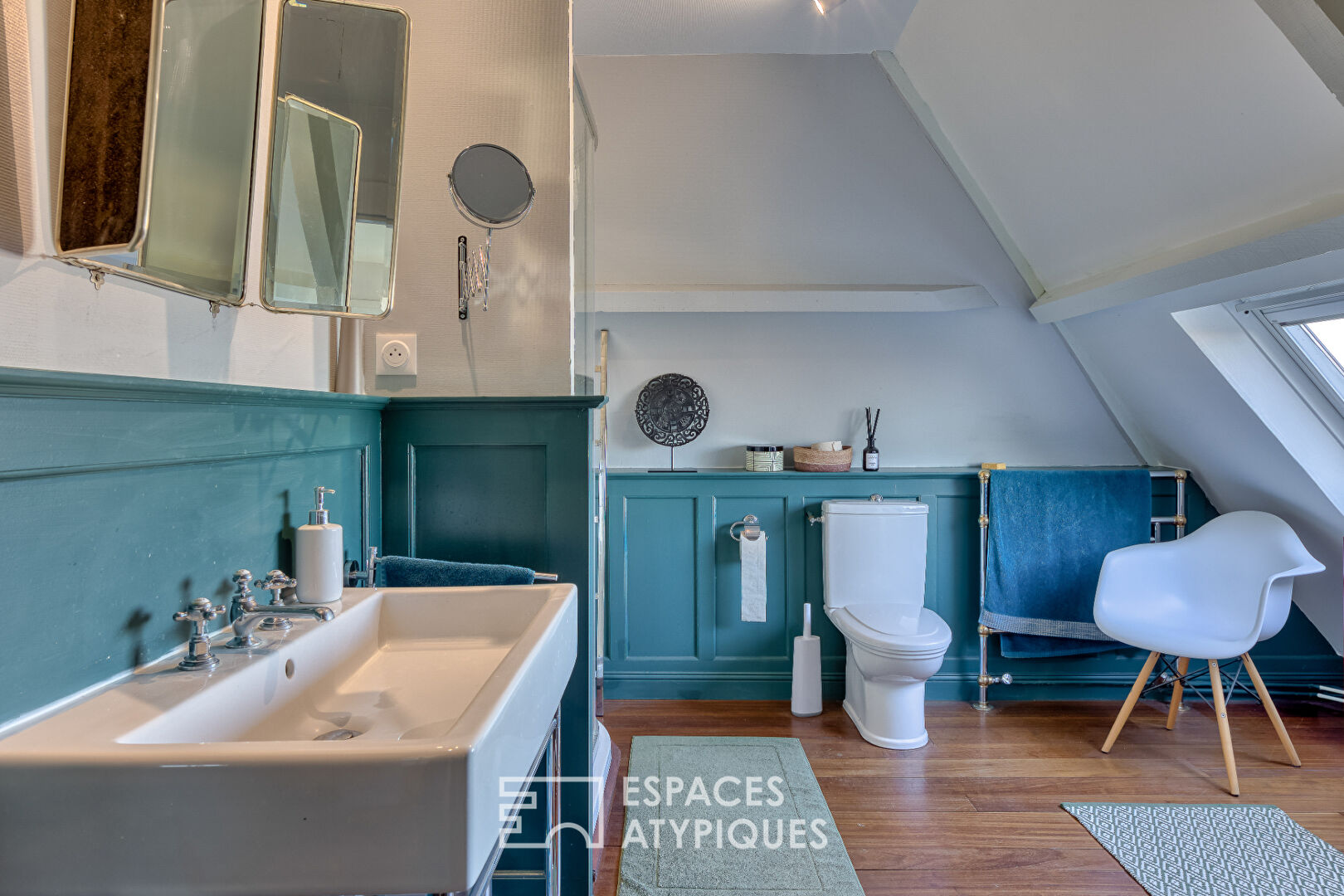 Maison de charme dans un cadre idyllique surplombant la Seine