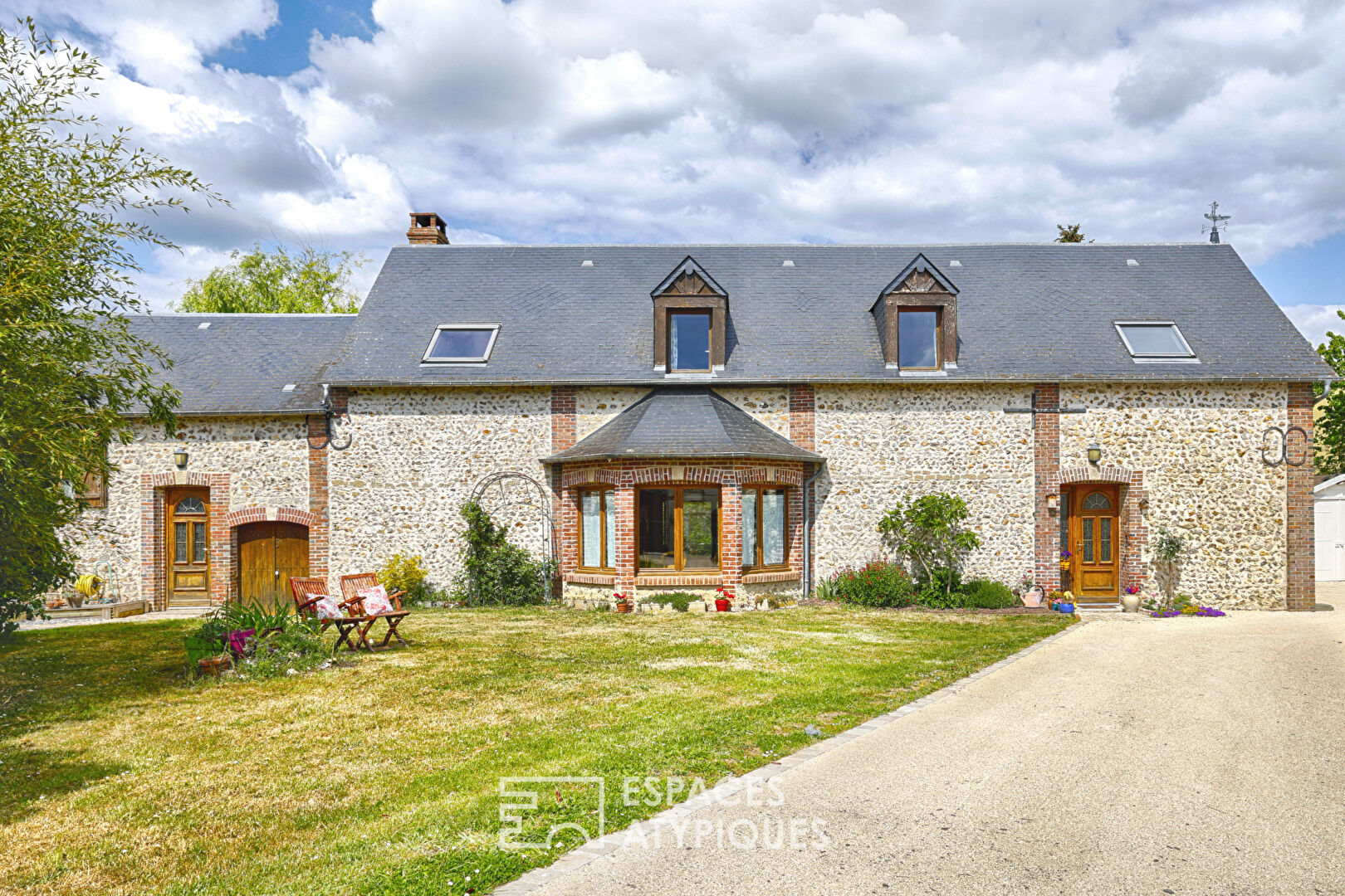 Ancienne grange rénovée à la campagne