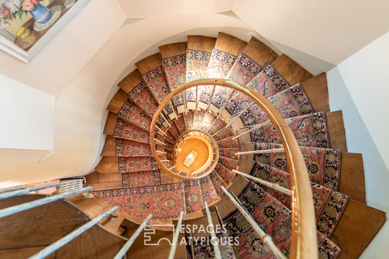 Villa Belle Epoque, dépendances et parc paysager en coeur de village