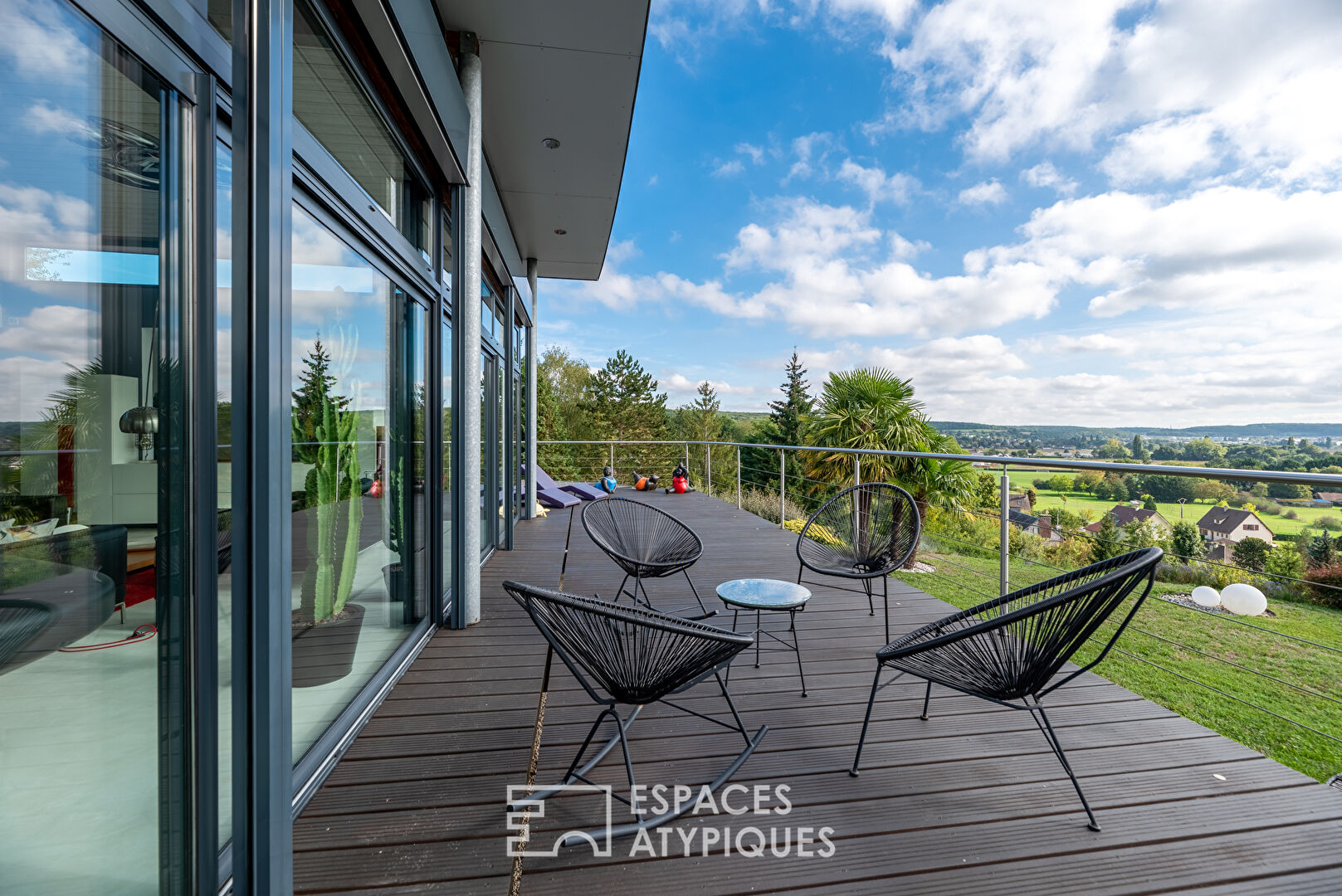 Exceptionnelle maison d’architecte avec vue sur la vallée de l’Iton