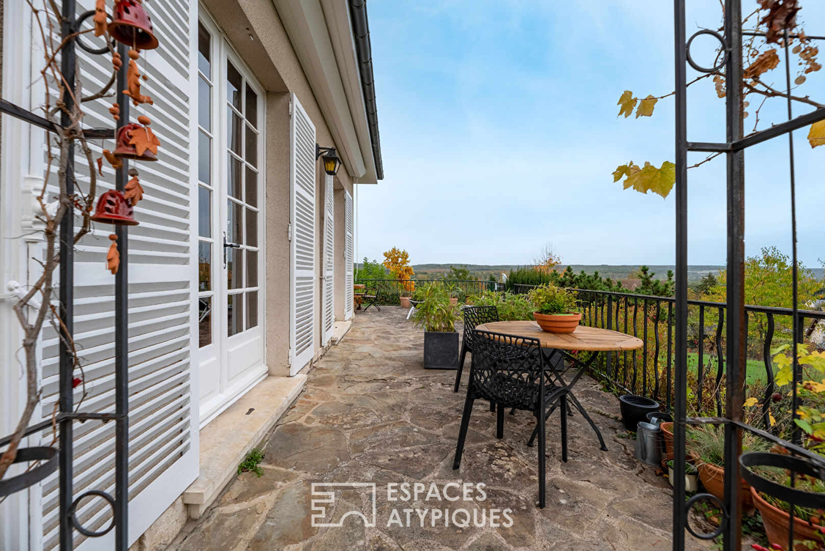 Maison de style Ile-de-France avec vue sur la vallée