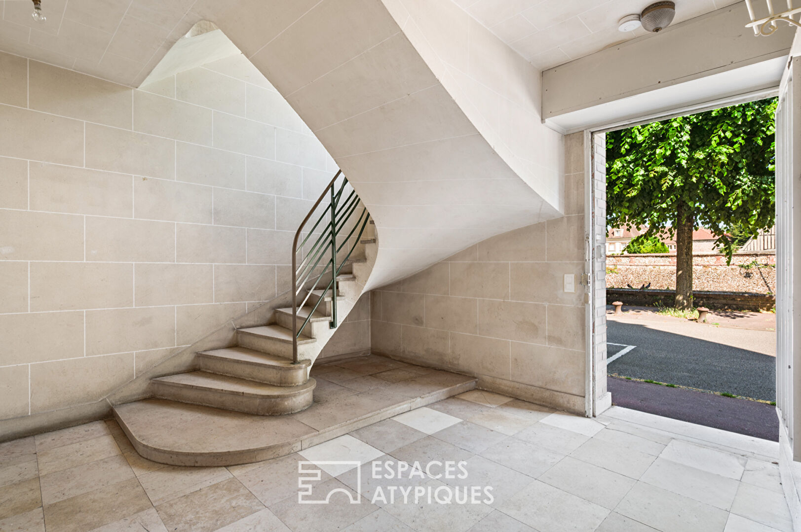 Spacious townhouse a stone’s throw from the cathedral