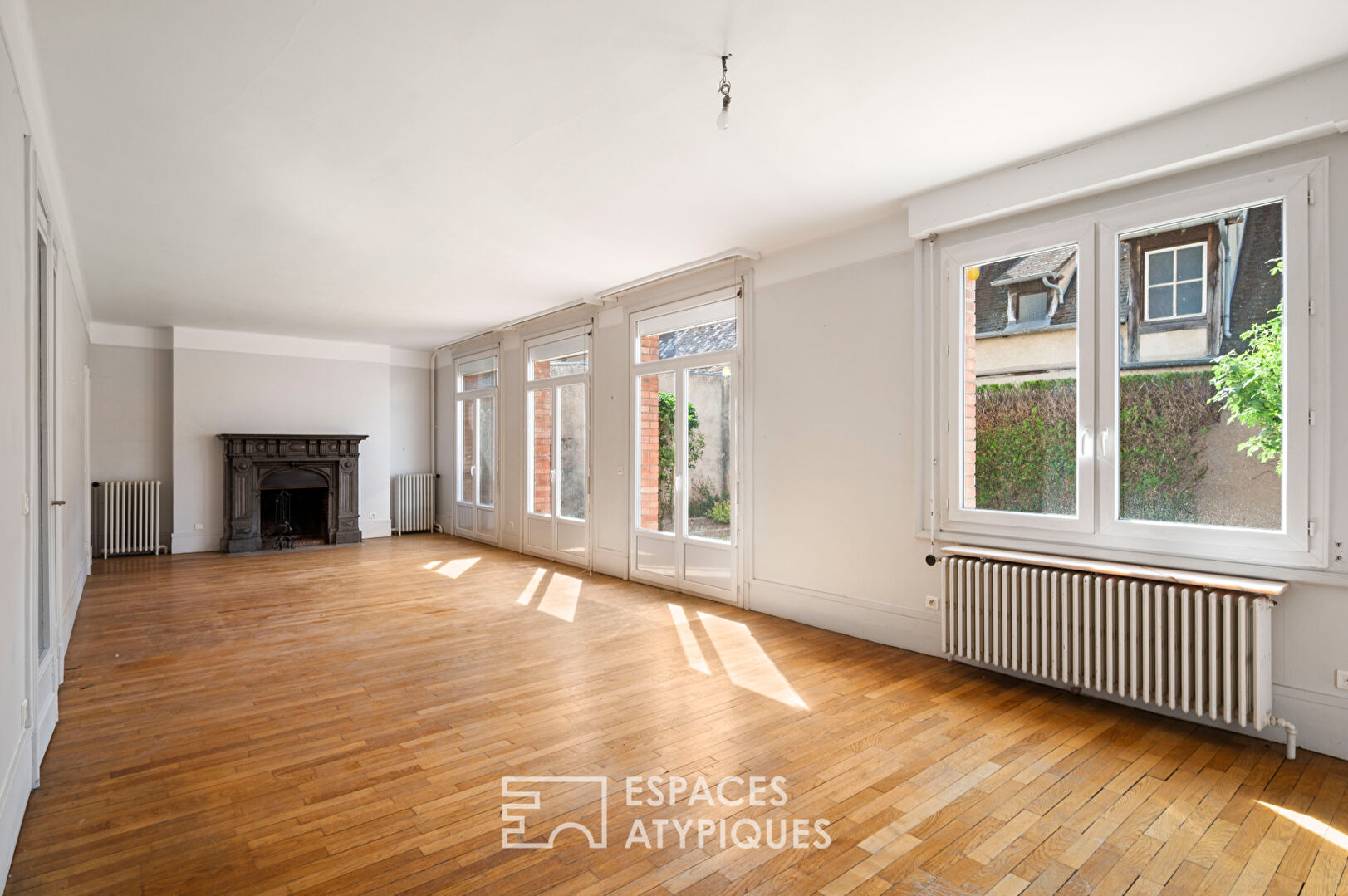 Spacious townhouse a stone’s throw from the cathedral