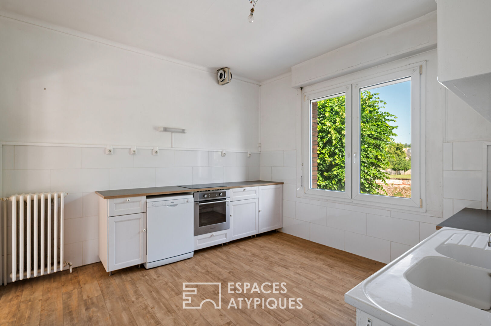 Spacious townhouse a stone’s throw from the cathedral