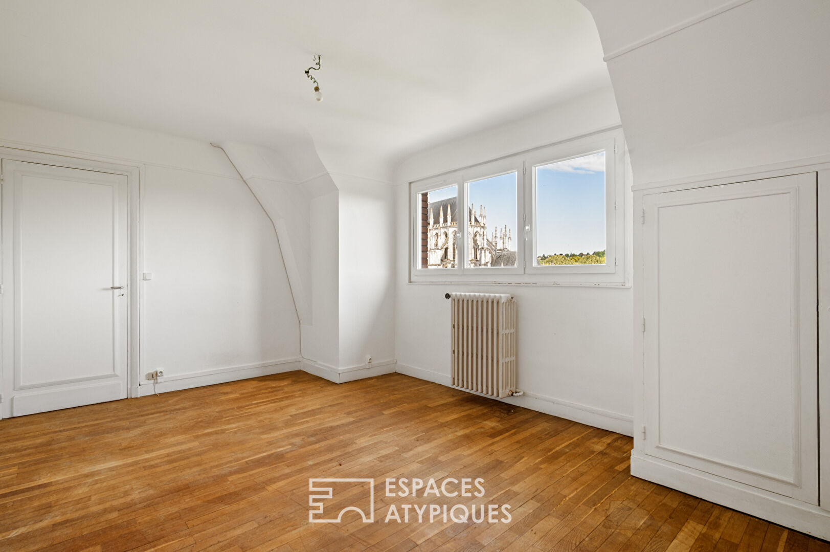 Spacious townhouse a stone’s throw from the cathedral