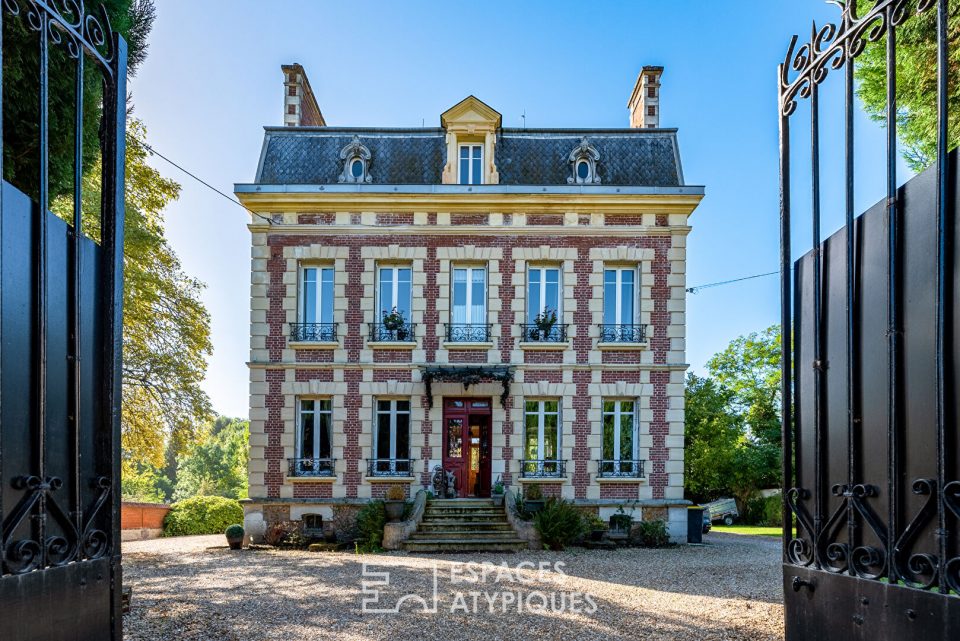 Maison de maître du XIXème dans un cadre bucolique avec dépendances