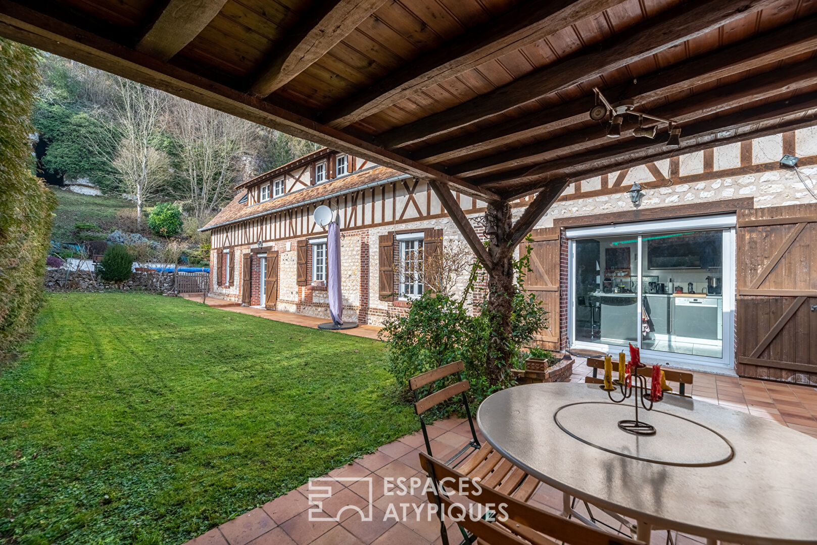 Elegant 1901 farmhouse in the heart of the Iton Valley