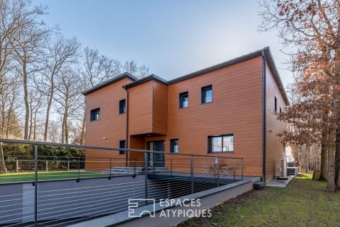 Astonishing wooden frame architect’s house on the edge of the forest