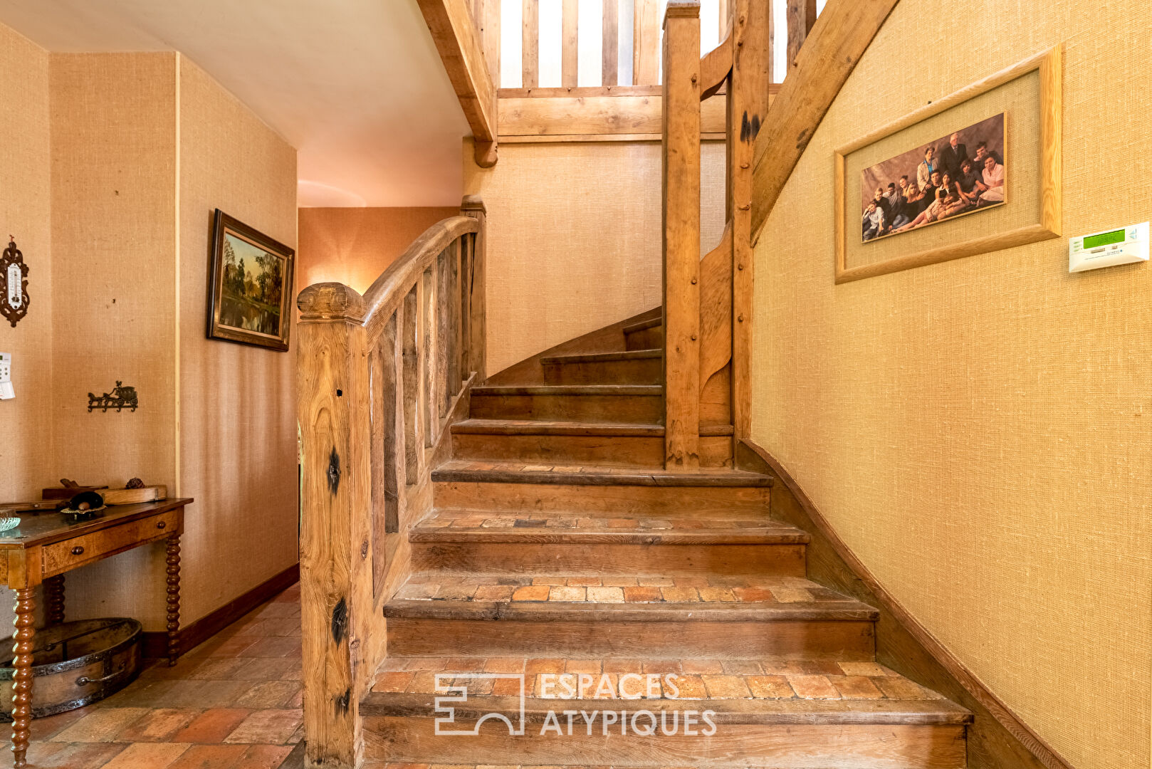 Estate of two entirely renovated residences in its park with a view of the Seine