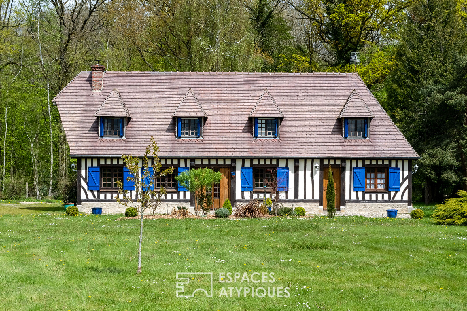 Gentilhommière et sa maison d’amis dans un parc de 5000 m2