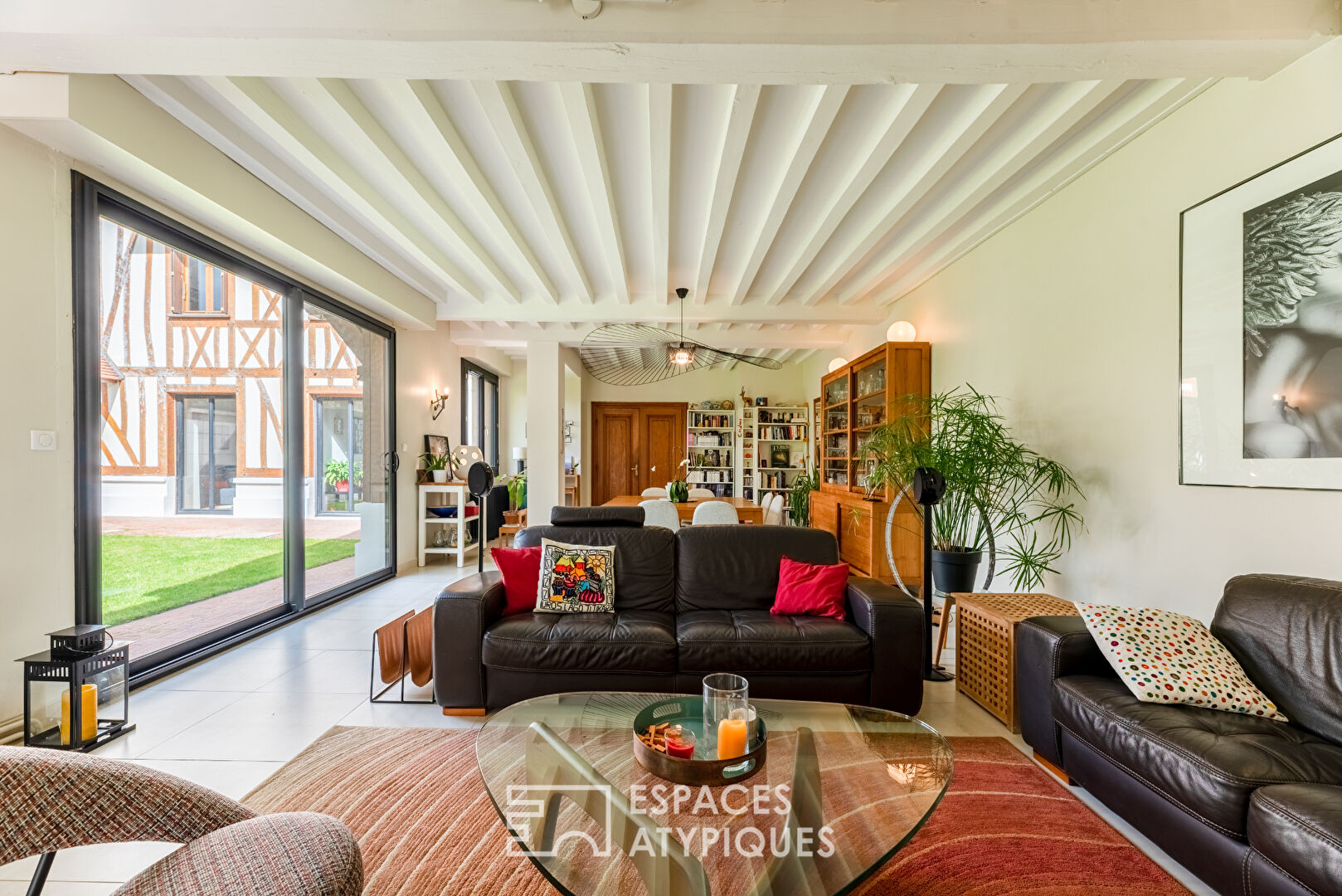 Maison bourgeoise à pans de bois avec extension en centre ville