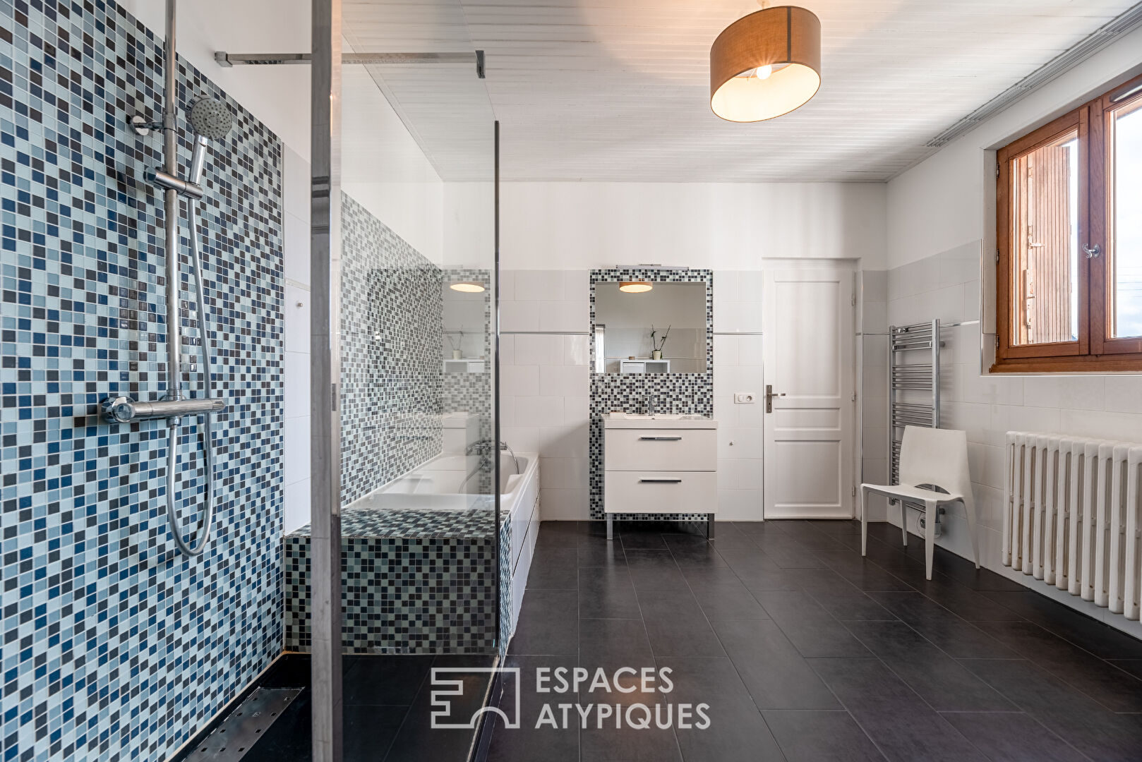 Maison bourgeoise à pans de bois avec extension en centre ville