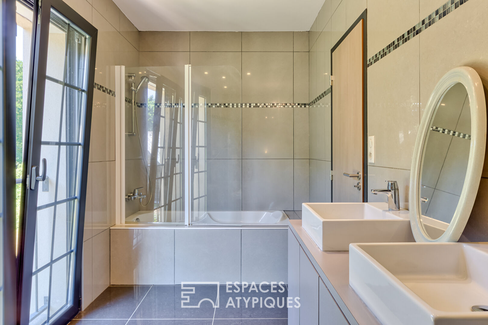 Architect-designed house at the Golf du Champs de Bataille