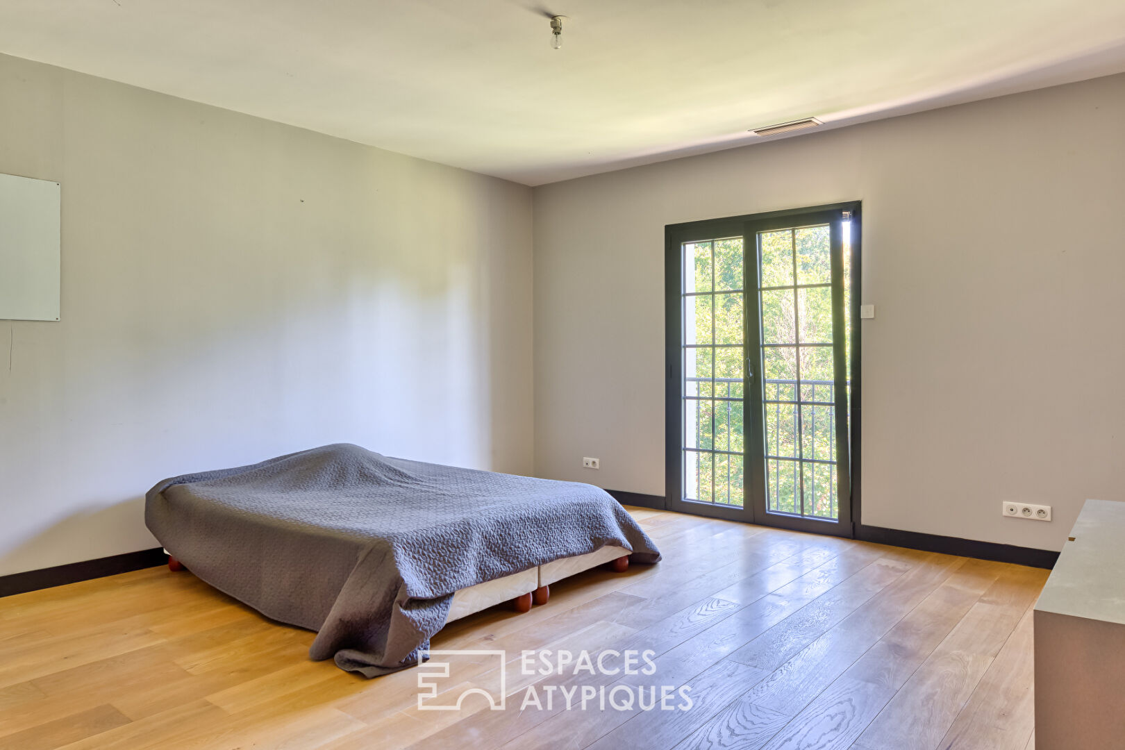Architect-designed house at the Golf du Champs de Bataille