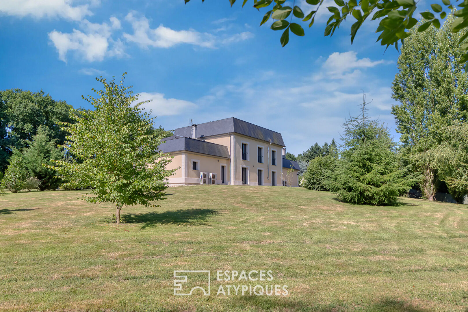 Architect-designed house at the Golf du Champs de Bataille
