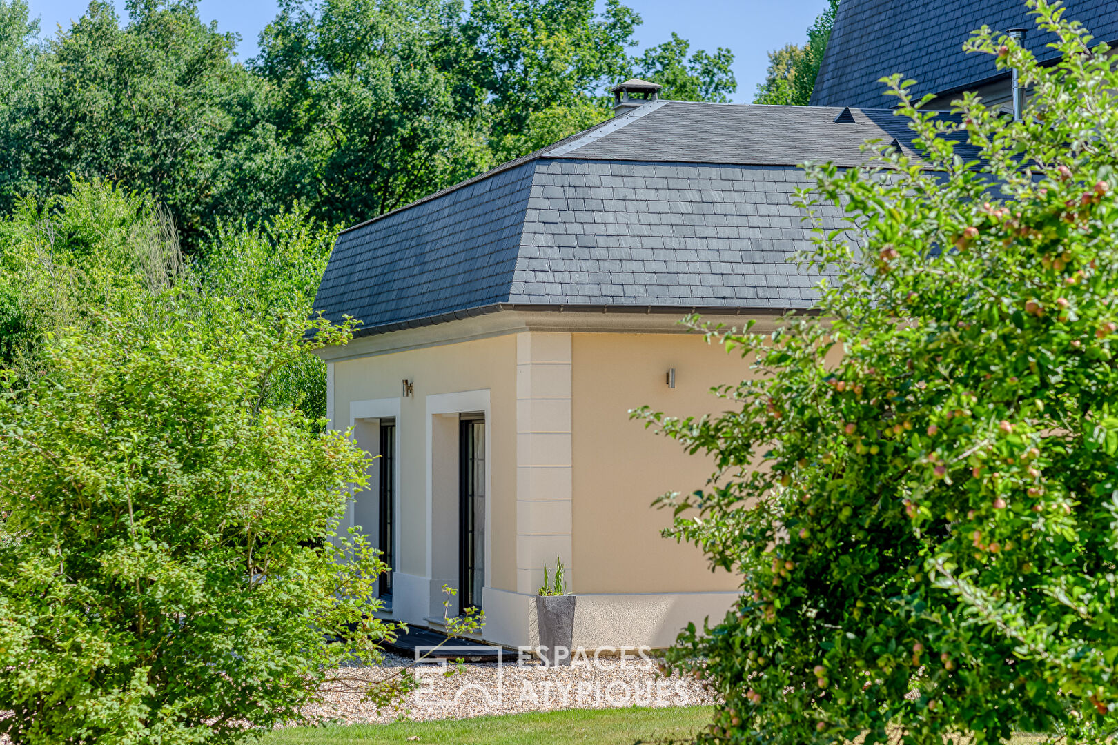 Architect-designed house at the Golf du Champs de Bataille