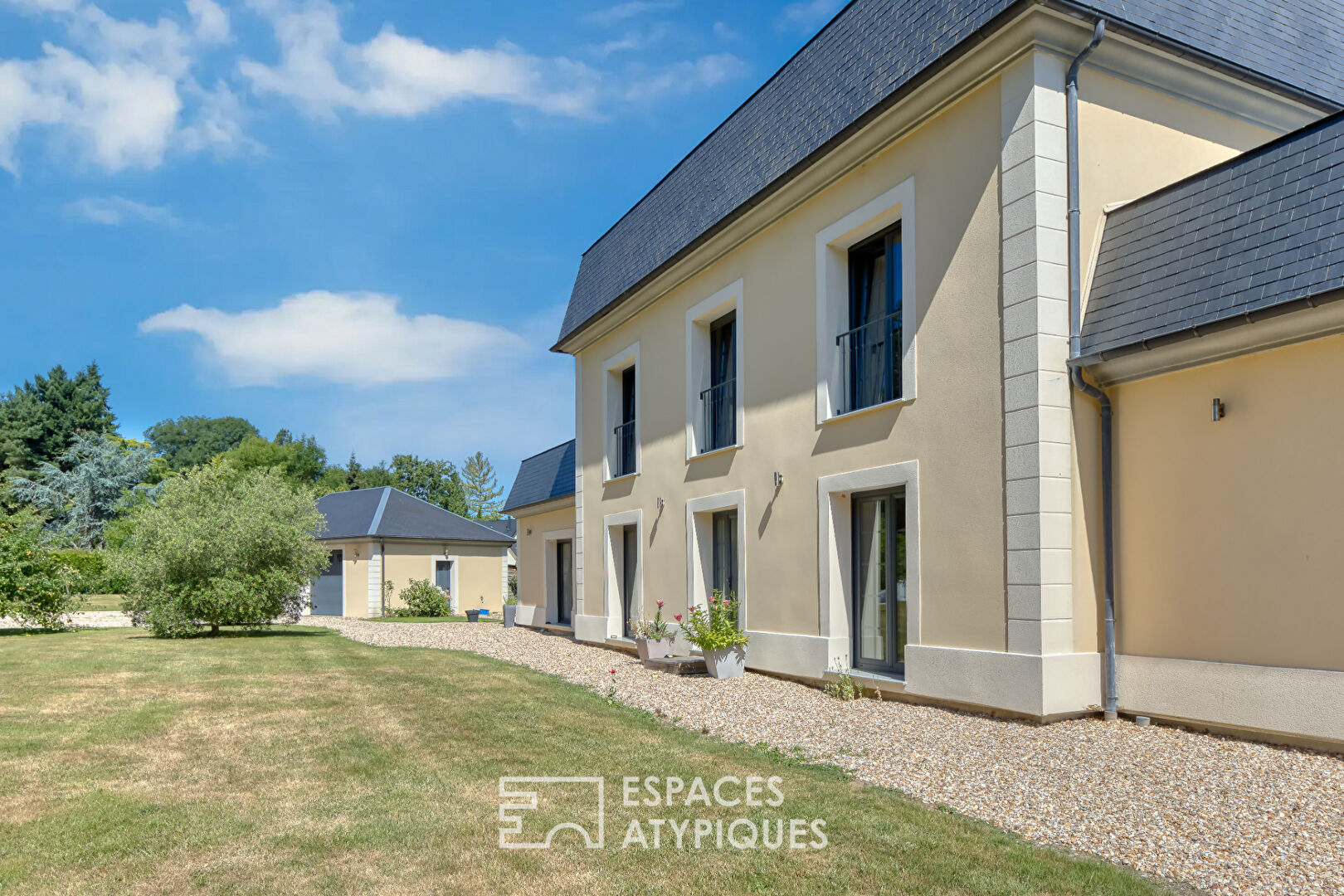 Architect-designed house at the Golf du Champs de Bataille