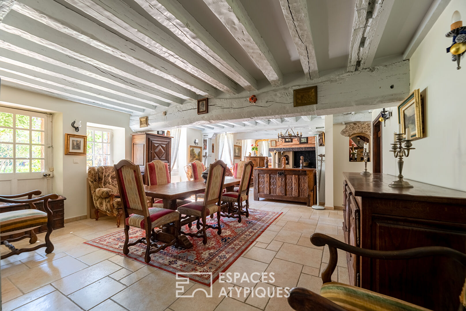 Moulin à blé du 17ème siècle avec dépendances