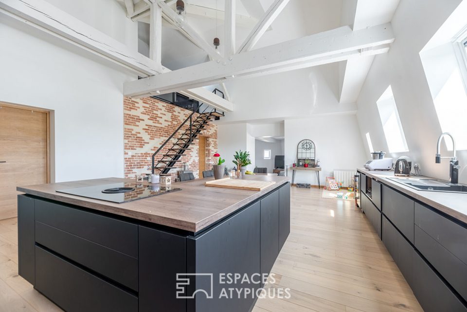 Etonnant duplex à l'esprit loft entière rénové