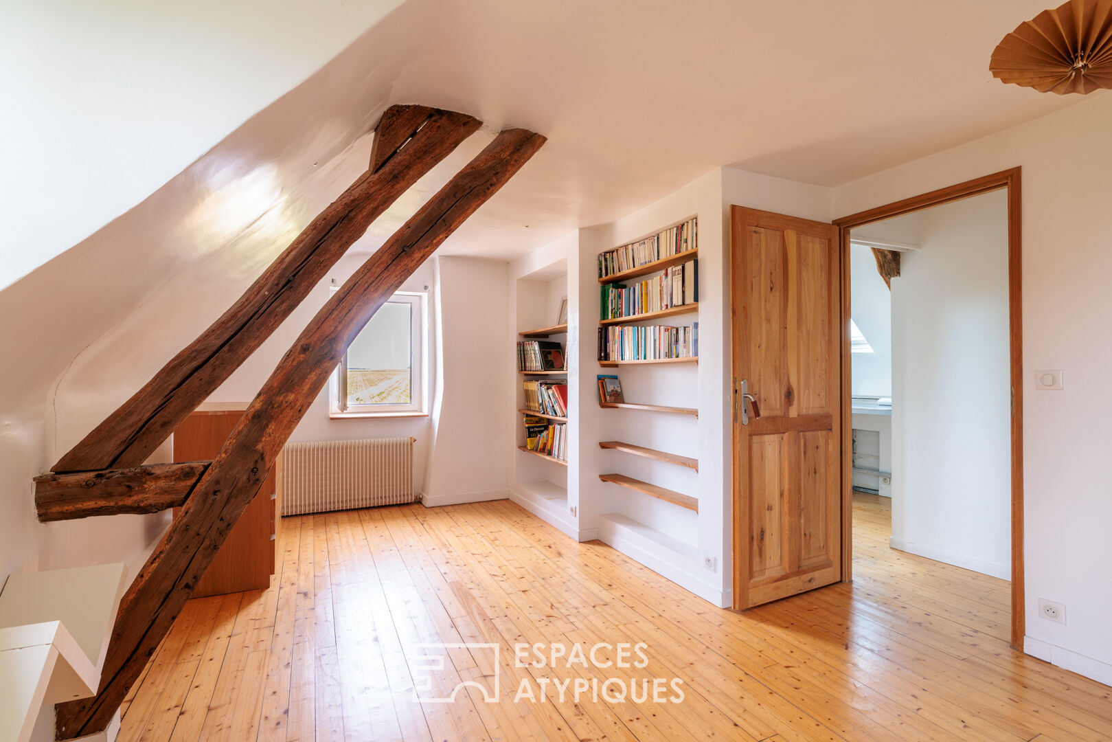 Ancien relais de poste réhabilité avec dépendance, tennis et poolhouse
