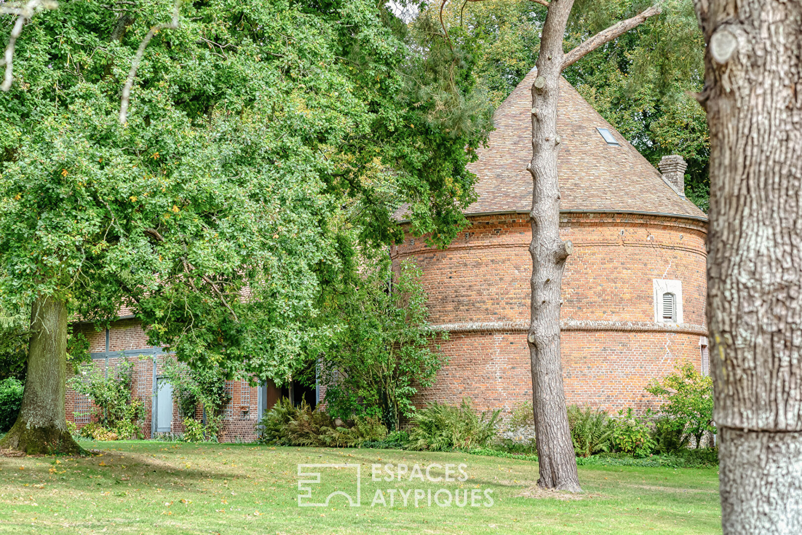 Manor house and its remarkable dovecote