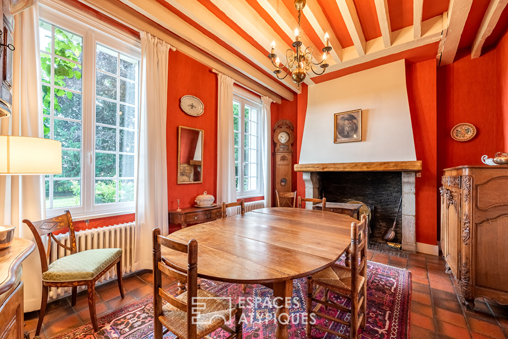 Maison de maître dans un parc arboré