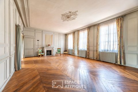 18th century property in the heart of Lyons-la-Fôret