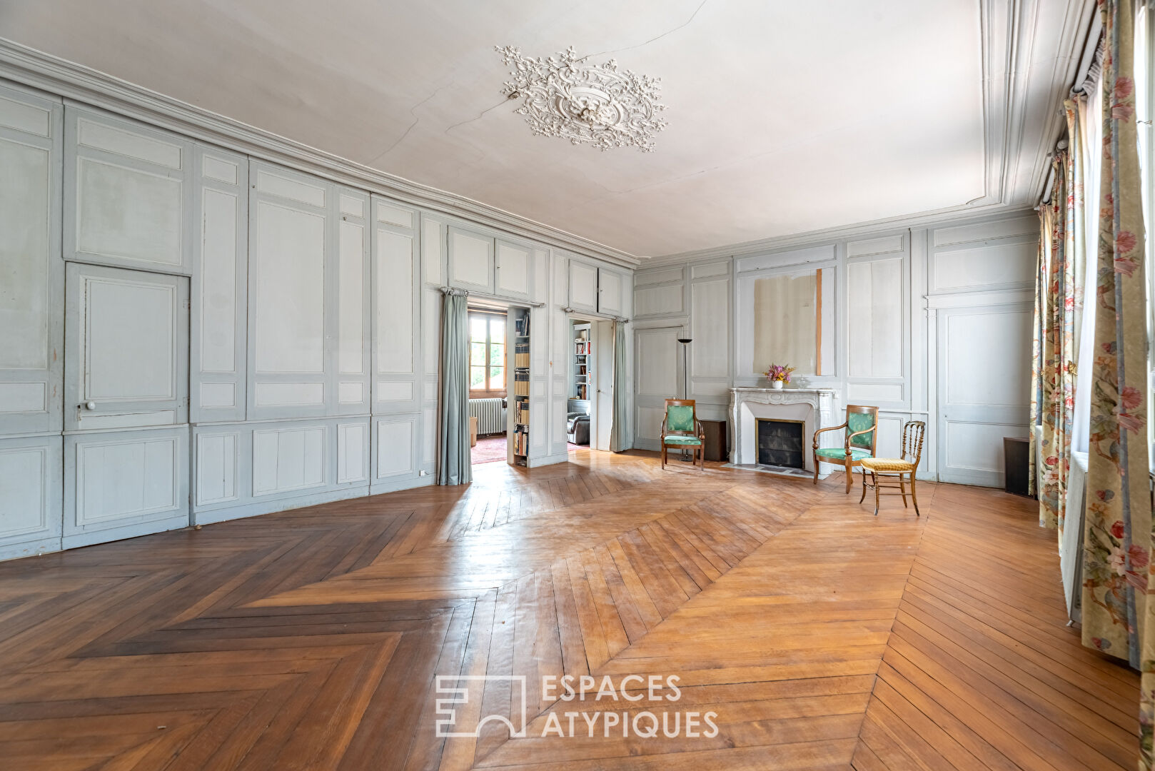 18th century property in the heart of Lyons-la-Fôret