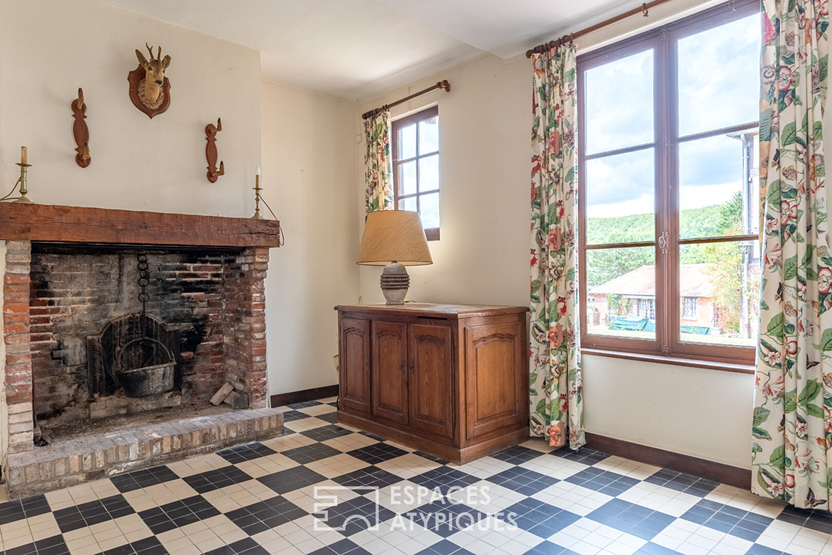 18th century property in the heart of Lyons-la-Fôret