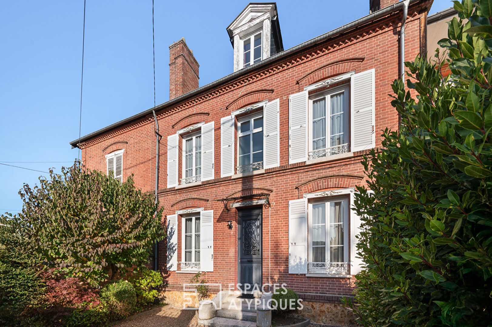 Elegance and charm for this bourgeois house