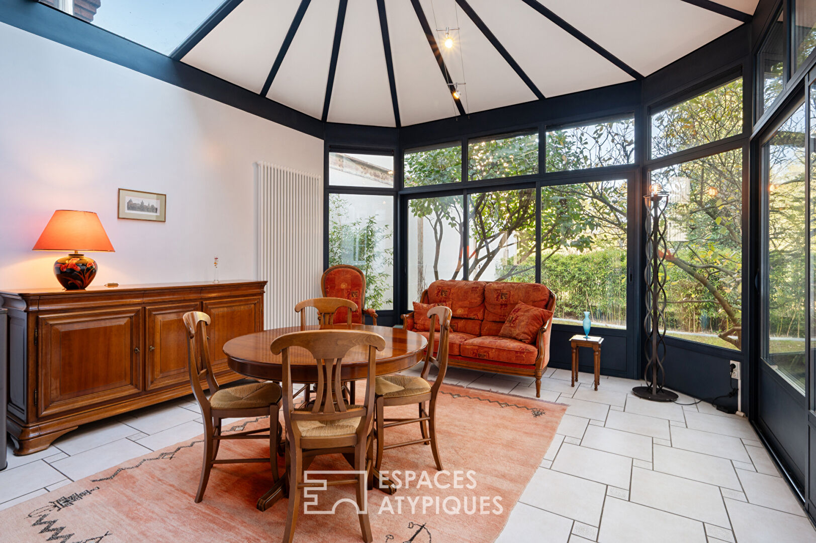 Elegance and charm for this bourgeois house