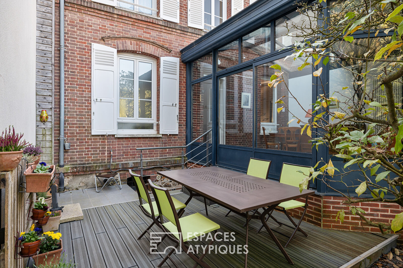 Elegance and charm for this bourgeois house