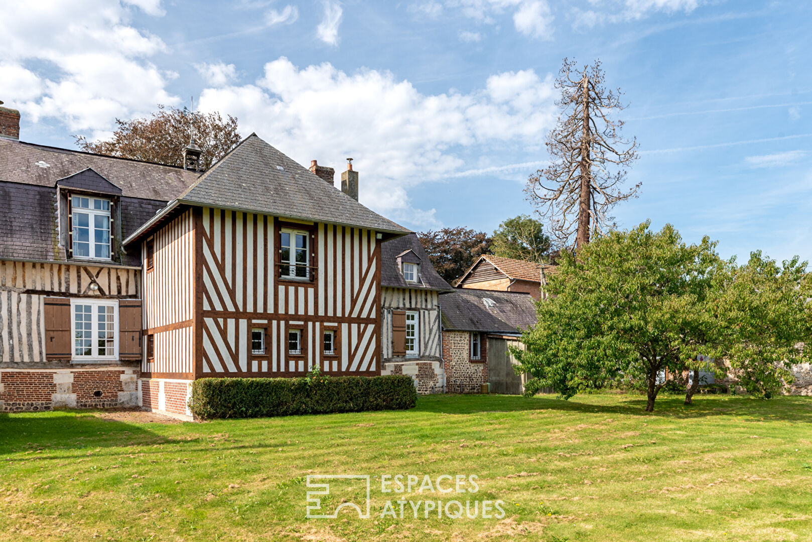 Former presbytery rehabilitated near Bourg Achard