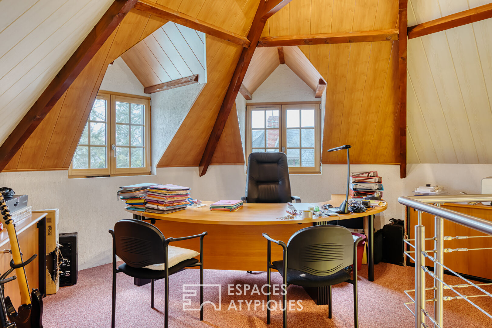 Renovated thatched cottage with swimming pool and outbuildings in the Normandy countryside