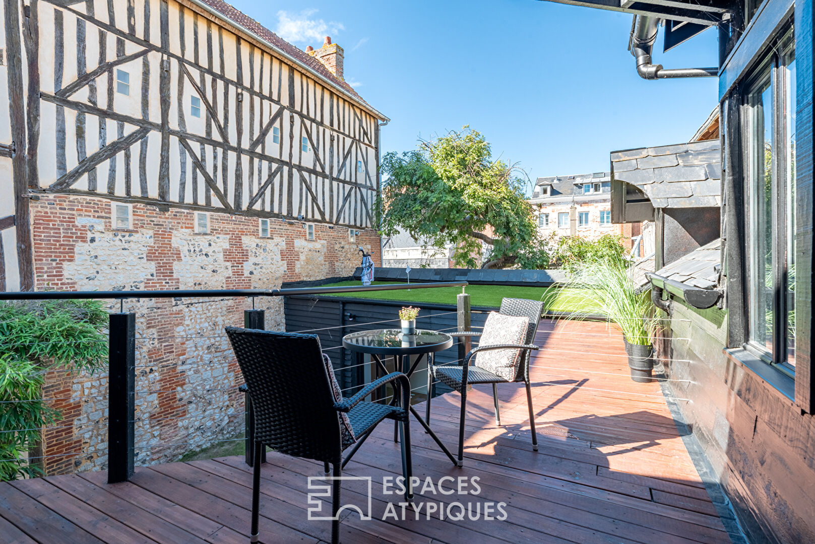 Loft house in the heart of town