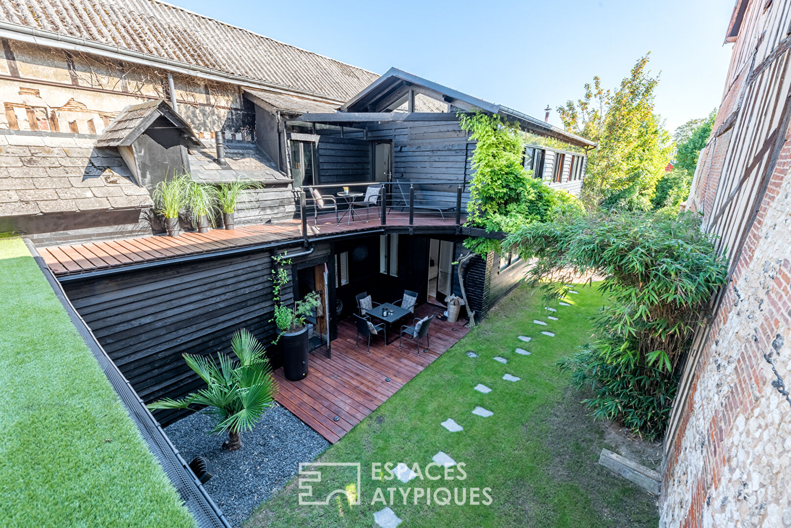 Loft house in the heart of town