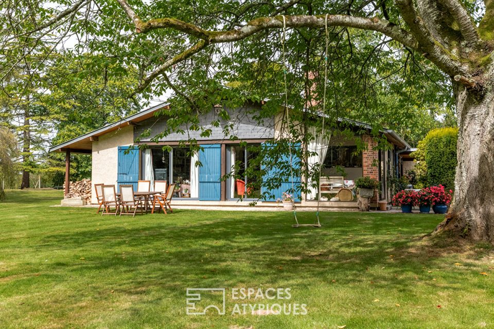 Maison d'architecte avec dépendance dans un écrin de nature