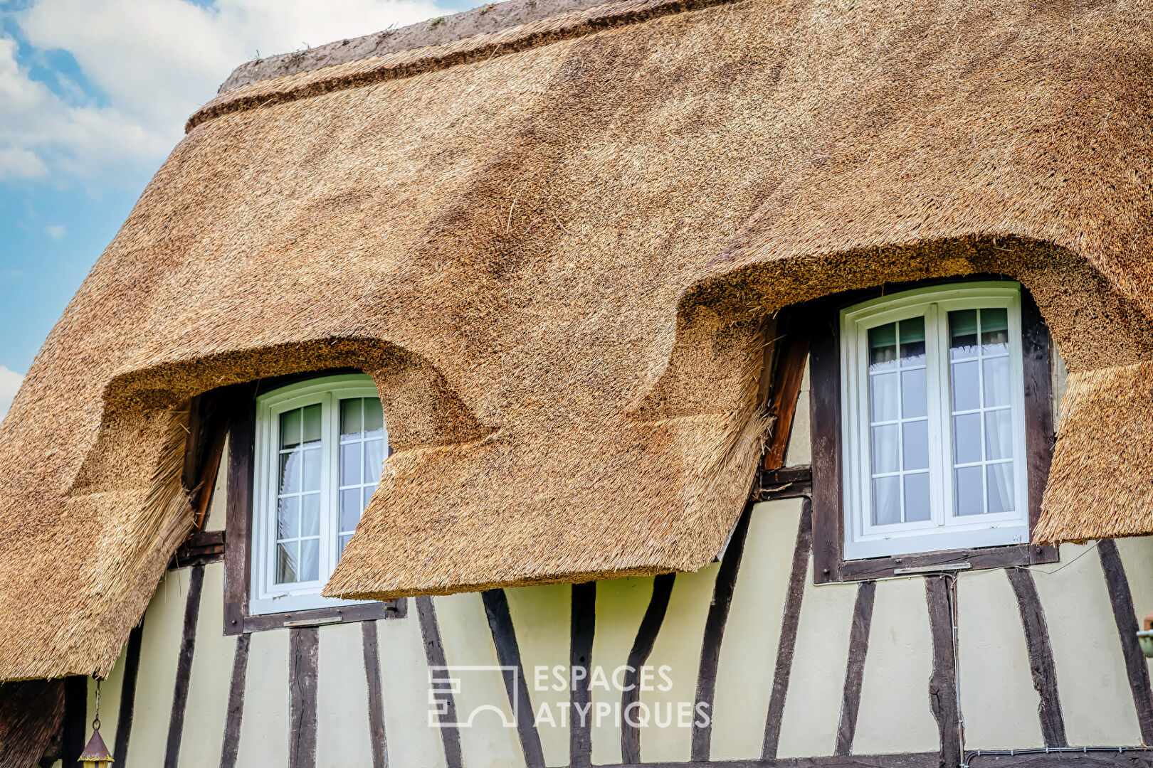 Authentique chaumière normande avec maison d&rsquo;amis