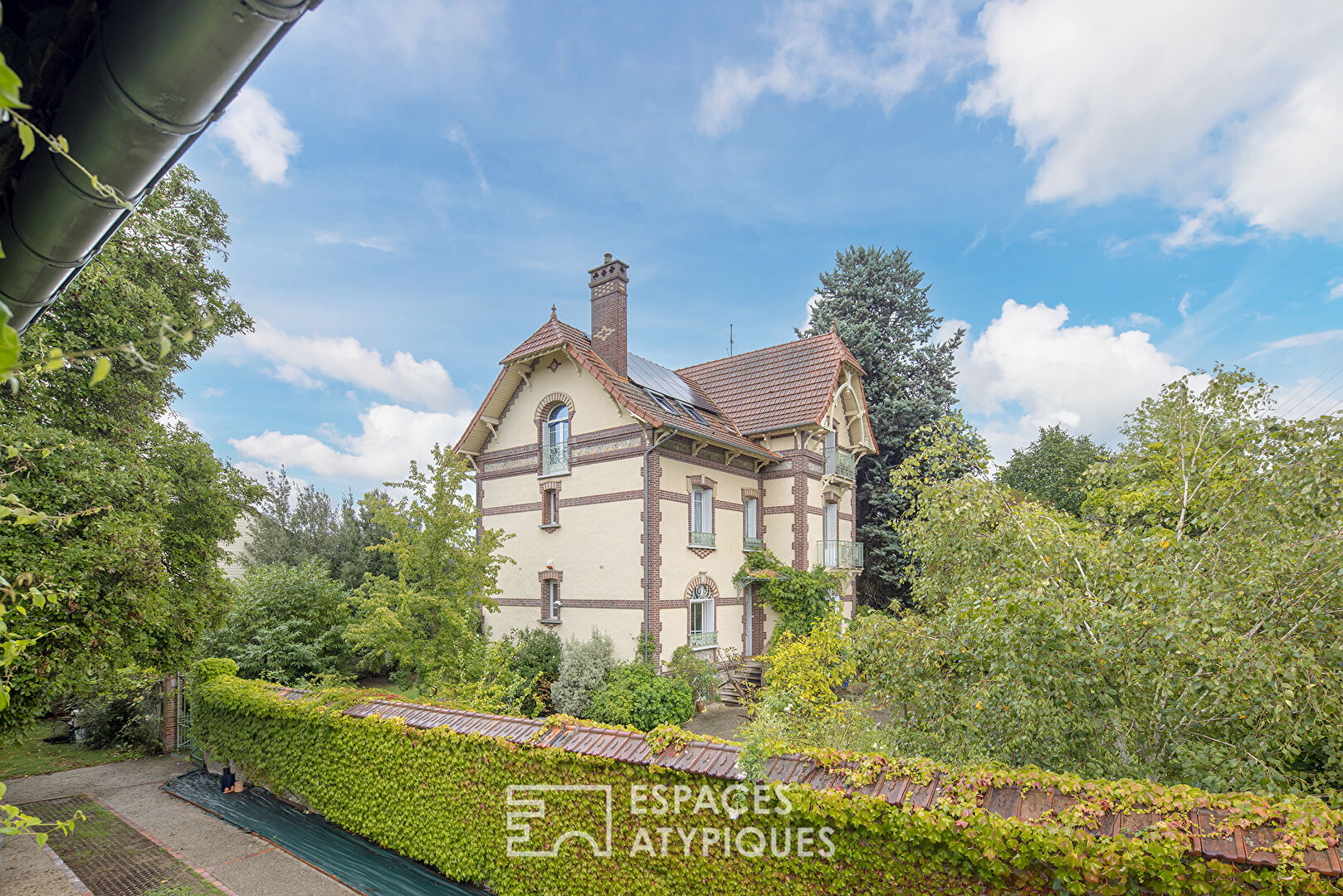 Majestic mansion with garden and outbuilding