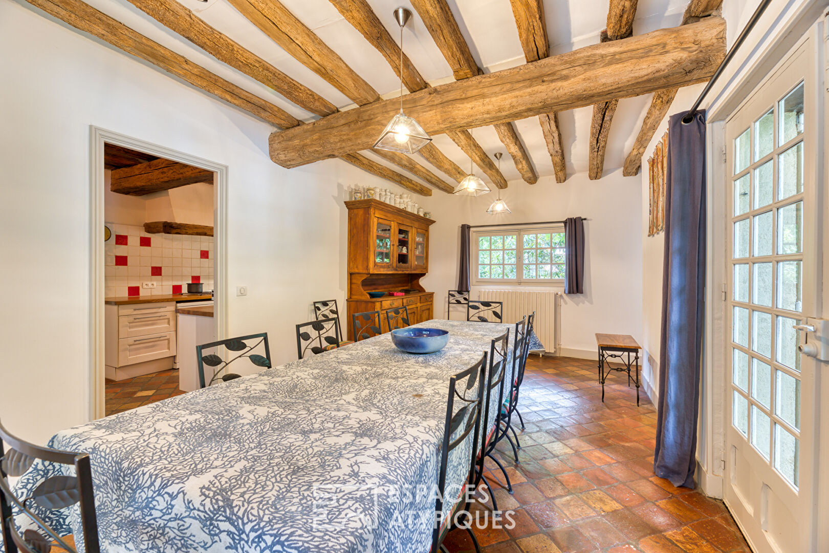 Elegant cottage avec piscine et tennis