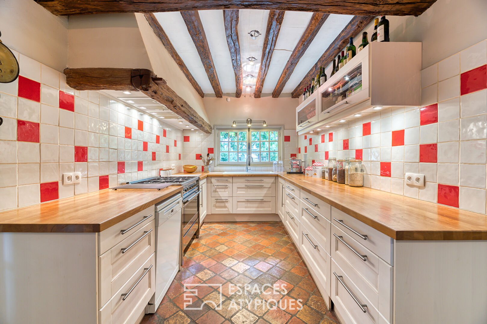 Elegant cottage avec piscine et tennis