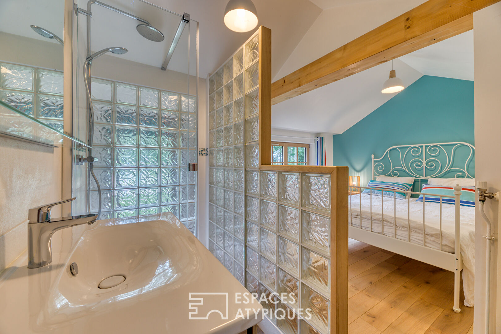Elegant cottage avec piscine et tennis