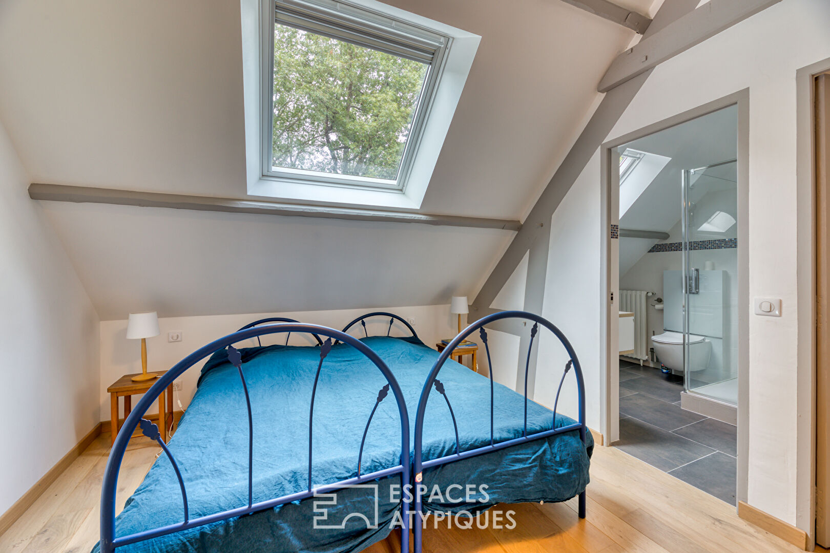 Elegant cottage avec piscine et tennis